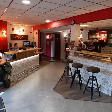 Brit Hotel Confort Rouen Nord - Eden 3* Bois-Guillaume