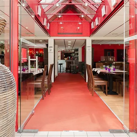 Brit Hotel Confort Rouen Nord - Eden Hotel 3*