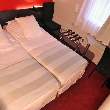 Brit Hotel Confort Rouen Nord - Eden Hotel 3*
