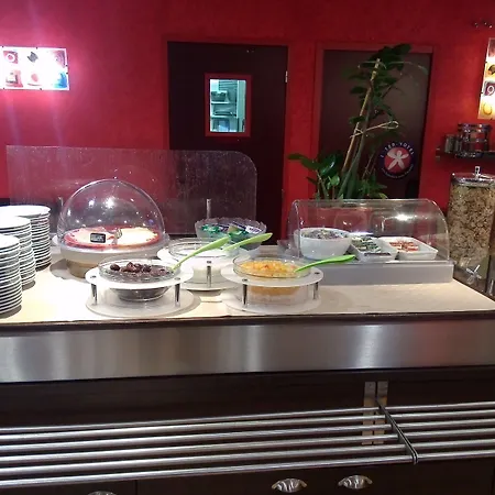 Brit Hotel Confort Rouen Nord - Eden Hotel