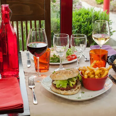Brit Hotel Confort Rouen Nord - Eden Hotel 3*