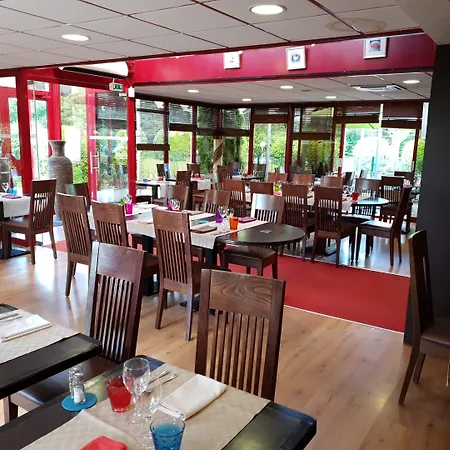 Brit Hotel Confort Rouen Nord - Eden Bois-Guillaume