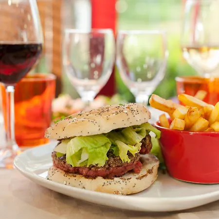 Brit Hotel Confort Rouen Nord - Eden 3*