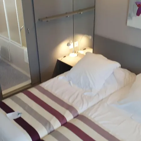 Brit Hotel Confort Rouen Nord - Eden 3* Bois-Guillaume