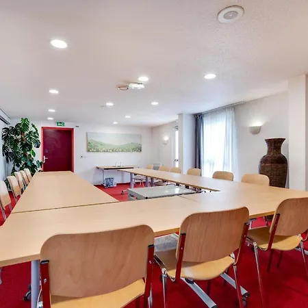 Brit Confort Rouen Nord - Eden Hotel 3*