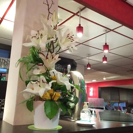 Brit Hotel Confort Rouen Nord - Eden Bois-Guillaume